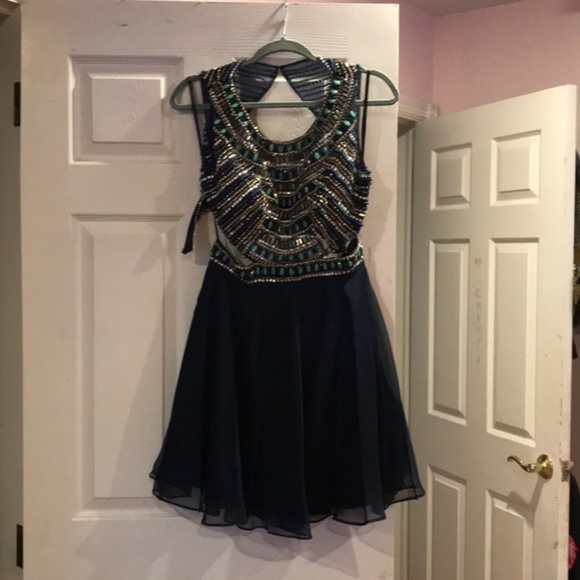 David and Johnny dress - Picture 2 of 4